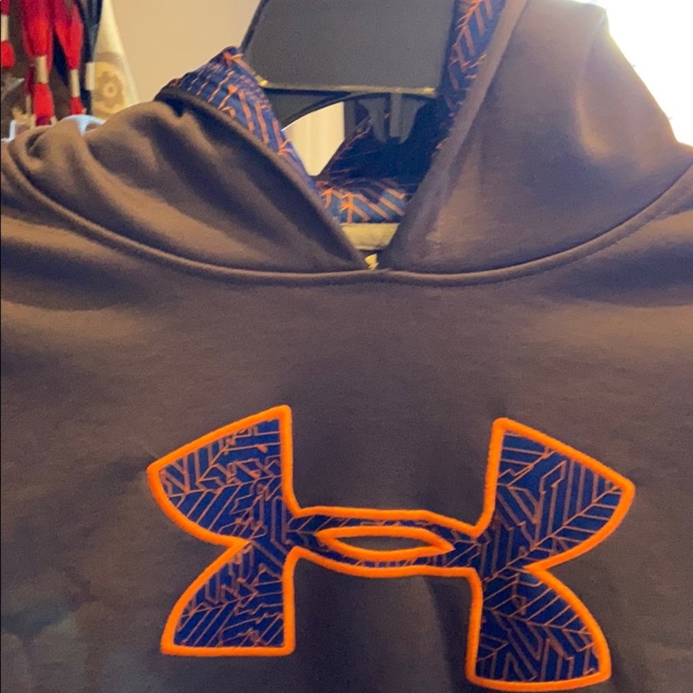 Like new Under Armour Storm Hoodie